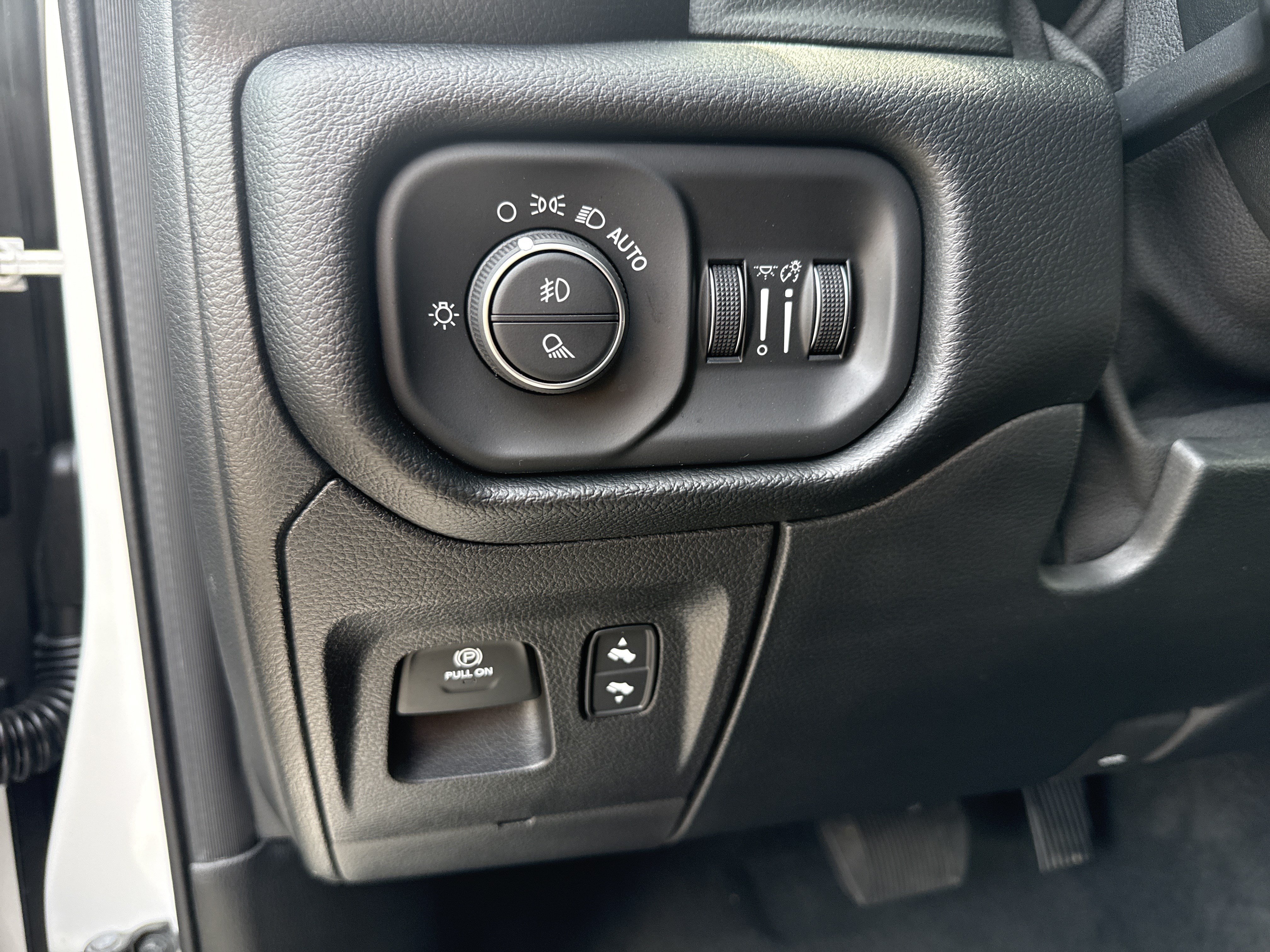 Used 2021 RAM 1500 Laramie AWD/4WD image 31