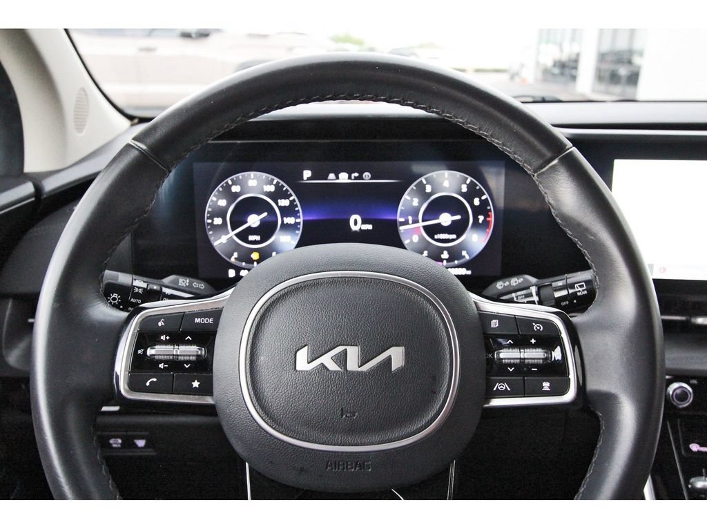 Used 2023 Kia Carnival SX FWD image 16