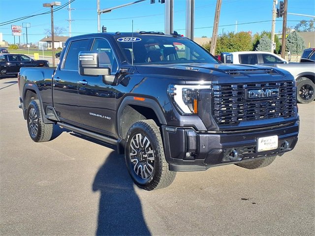 Used 2024 GMC Sierra 2500 Denali Ultimate image 2