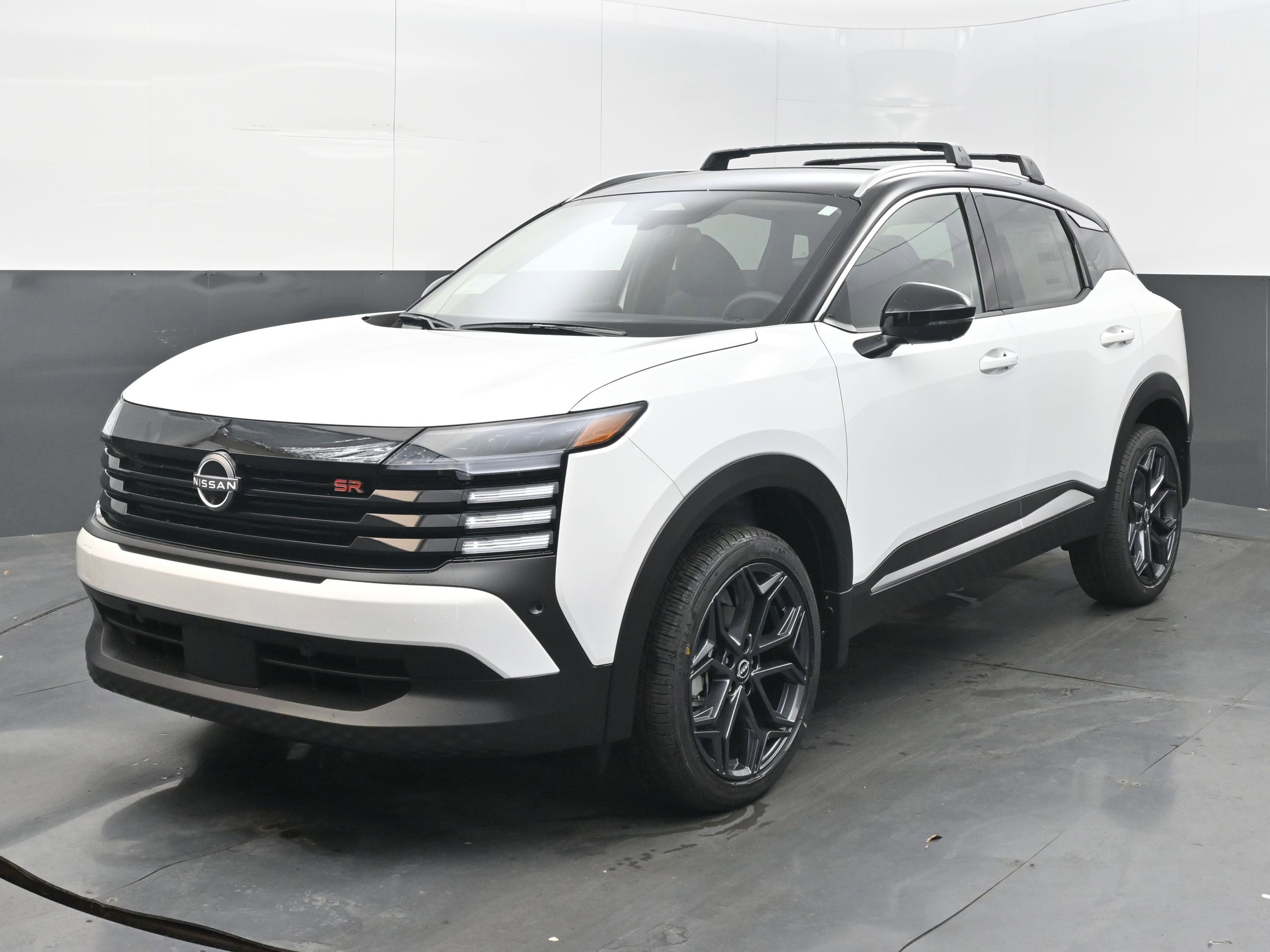 New 2026 Nissan Kicks SR image 3