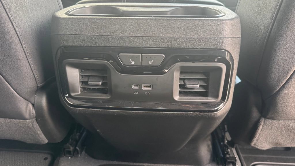 Used 2024 GMC Sierra 1500 AT4 w/ Technology Package AWD/4WD image 15
