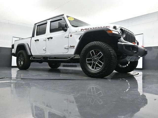 Used 2024 Jeep Gladiator Mojave w/ Technology Group AWD/4WD image 22