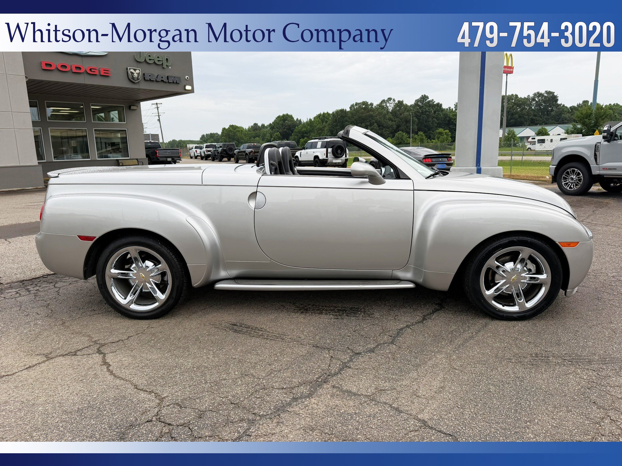 Used 2005 Chevrolet SSR w/ Preferred Equipment Group RWD image 10