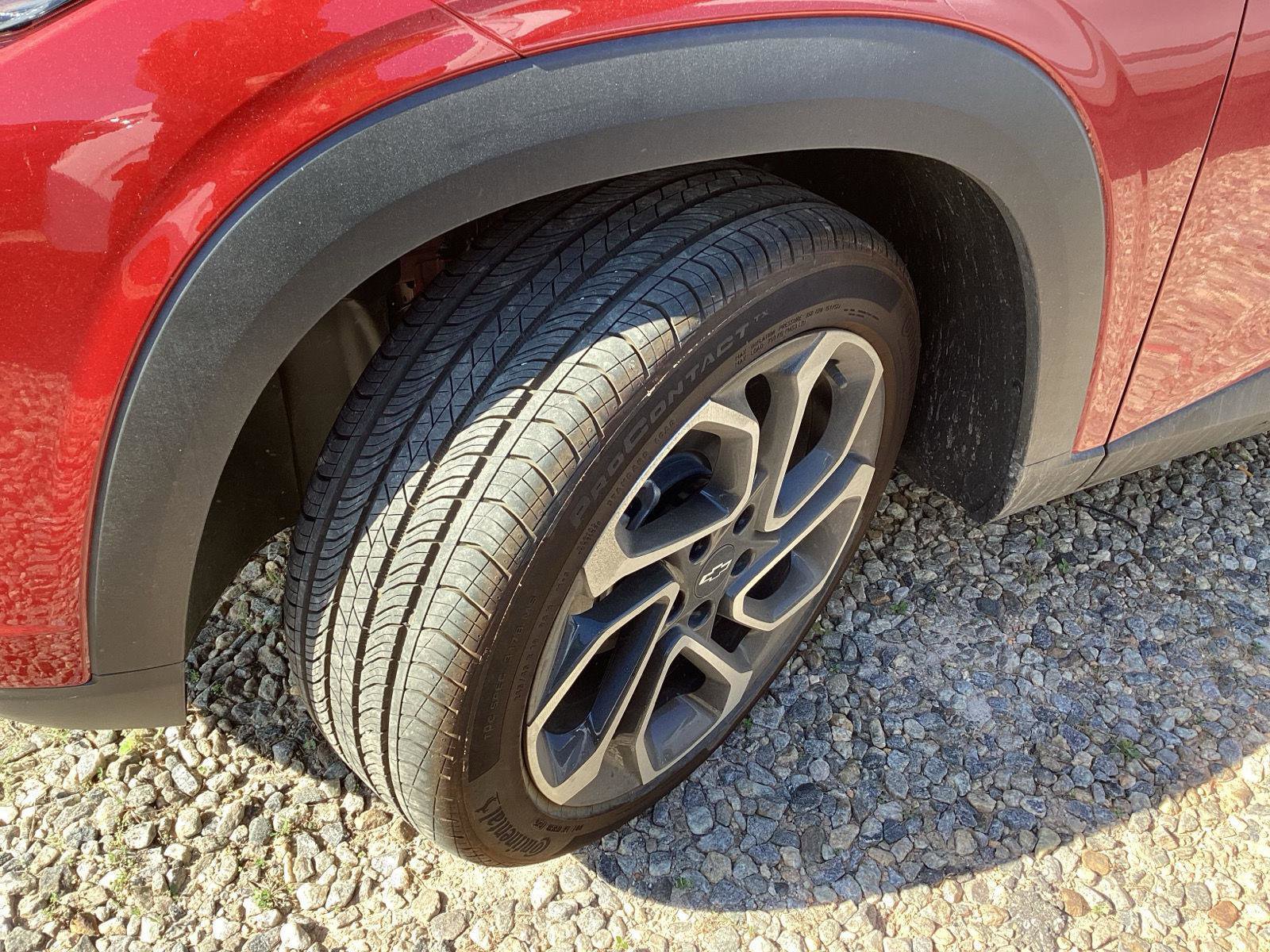 Used 2026 Chevrolet Trax RS w/ Sunroof Package FWD image 9