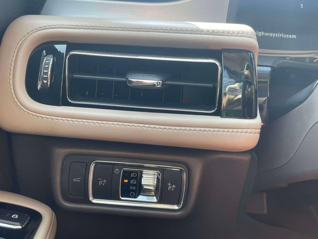 Used 2022 Lincoln Aviator AWD w/ Premium Package image 20