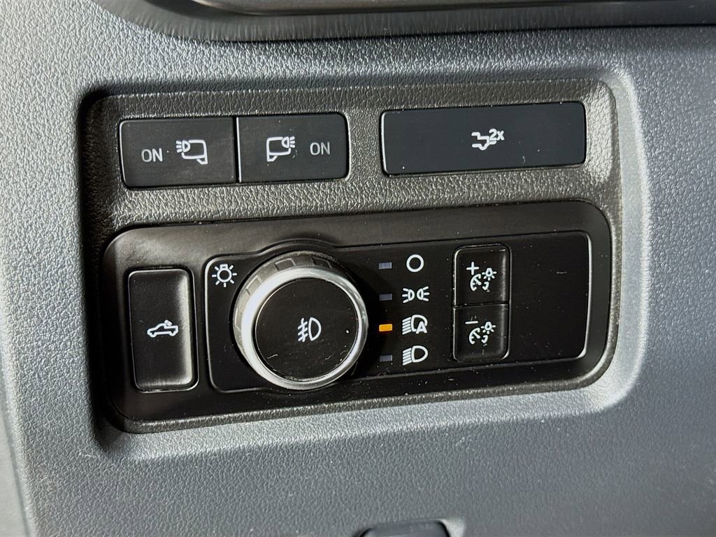 Used 2023 Ford F250 Lariat w/ Sport Appearance Package image 17
