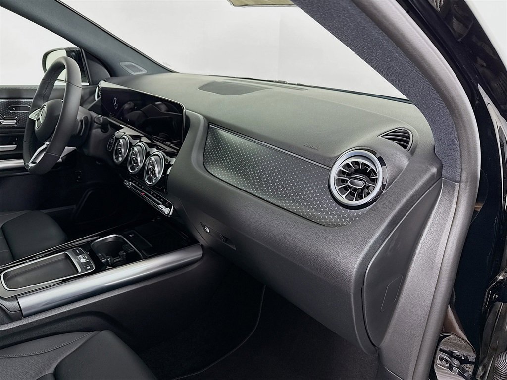 Used 2025 Mercedes-Benz GLA 250 4MATIC image 28