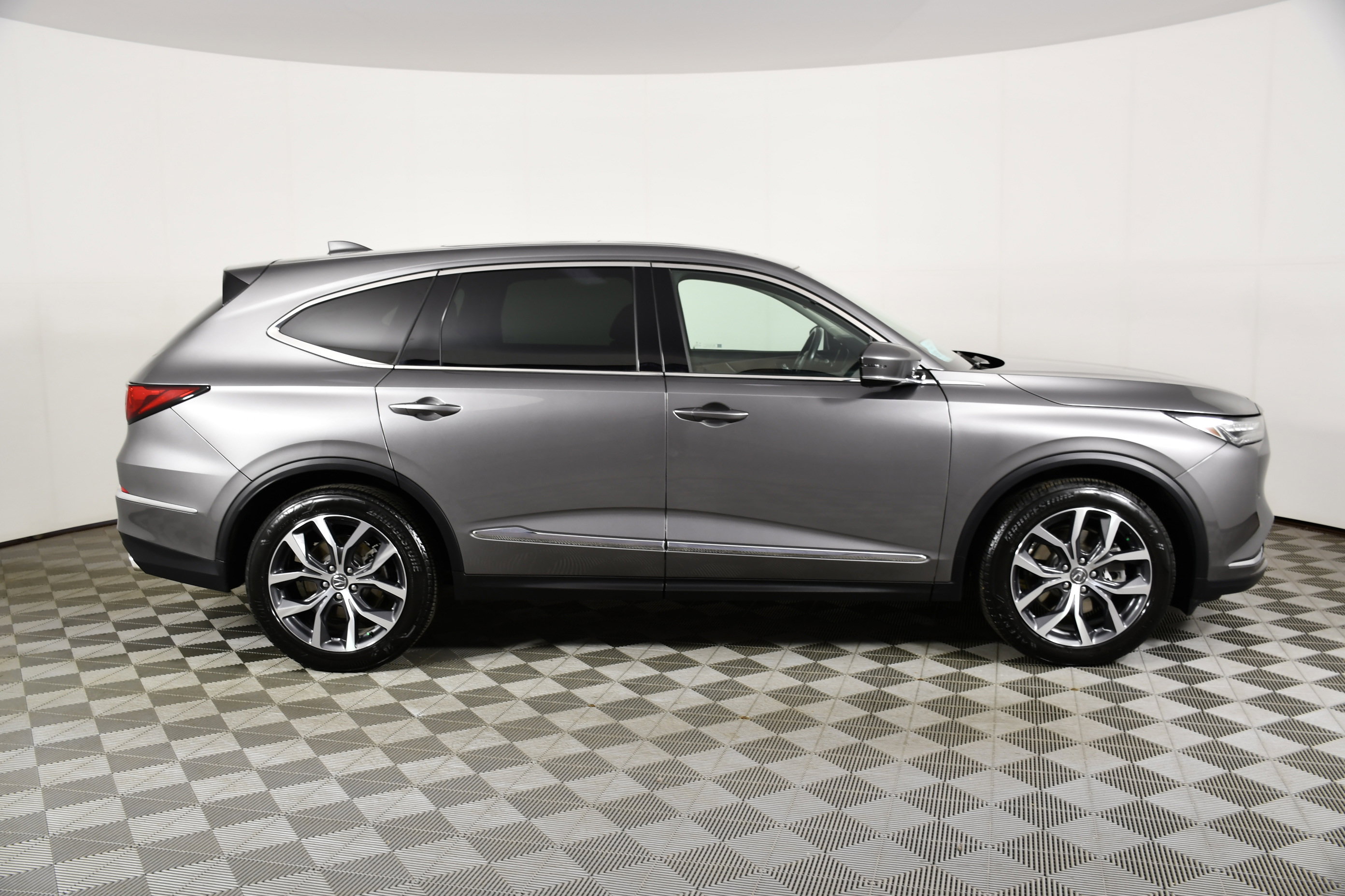 Certified 2024 Acura MDX SH-AWD w/ Technology Package image 5