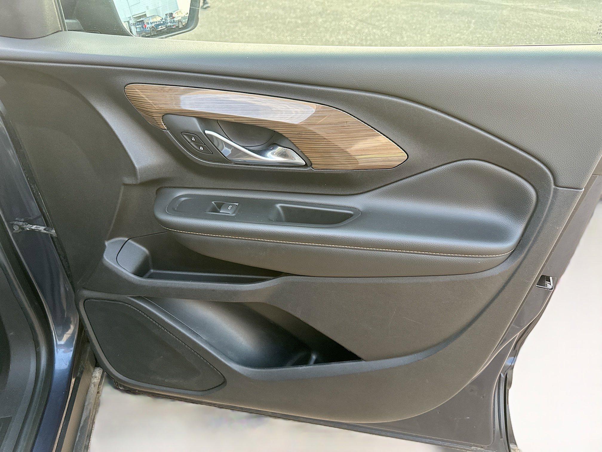 Used 2018 GMC Terrain SLE image 29