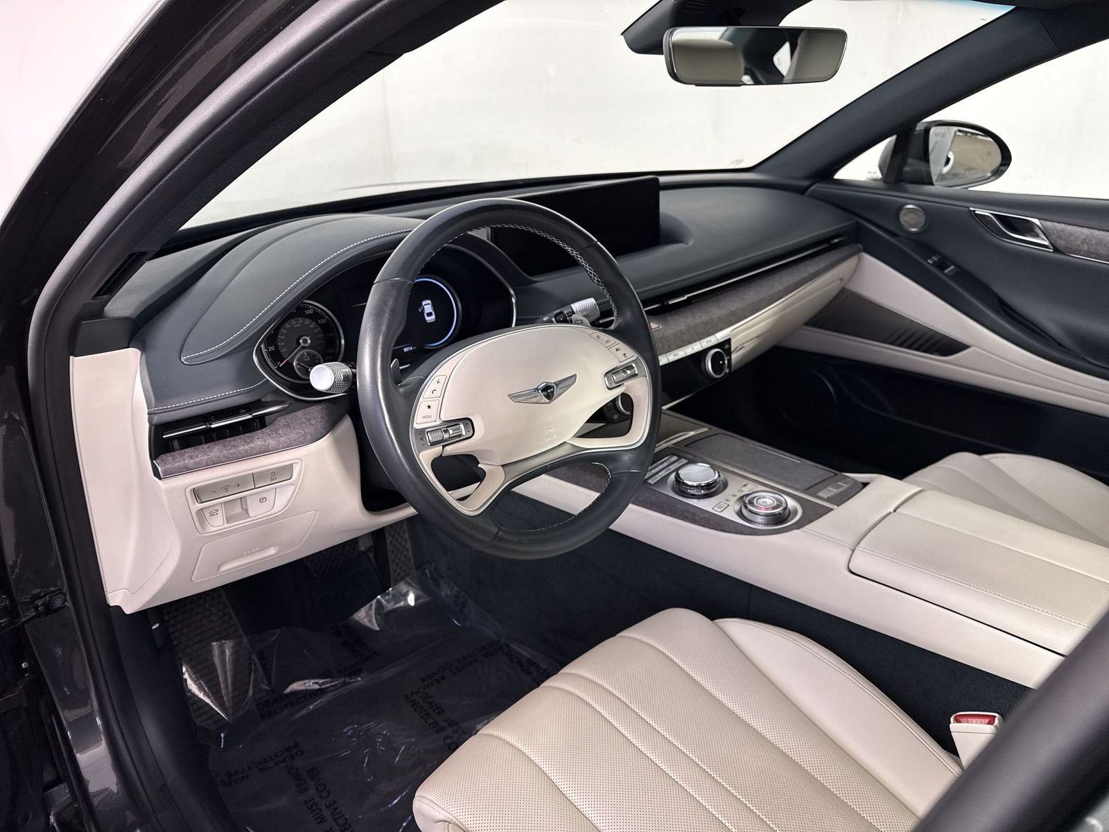 Used 2024 Genesis G80 image 4