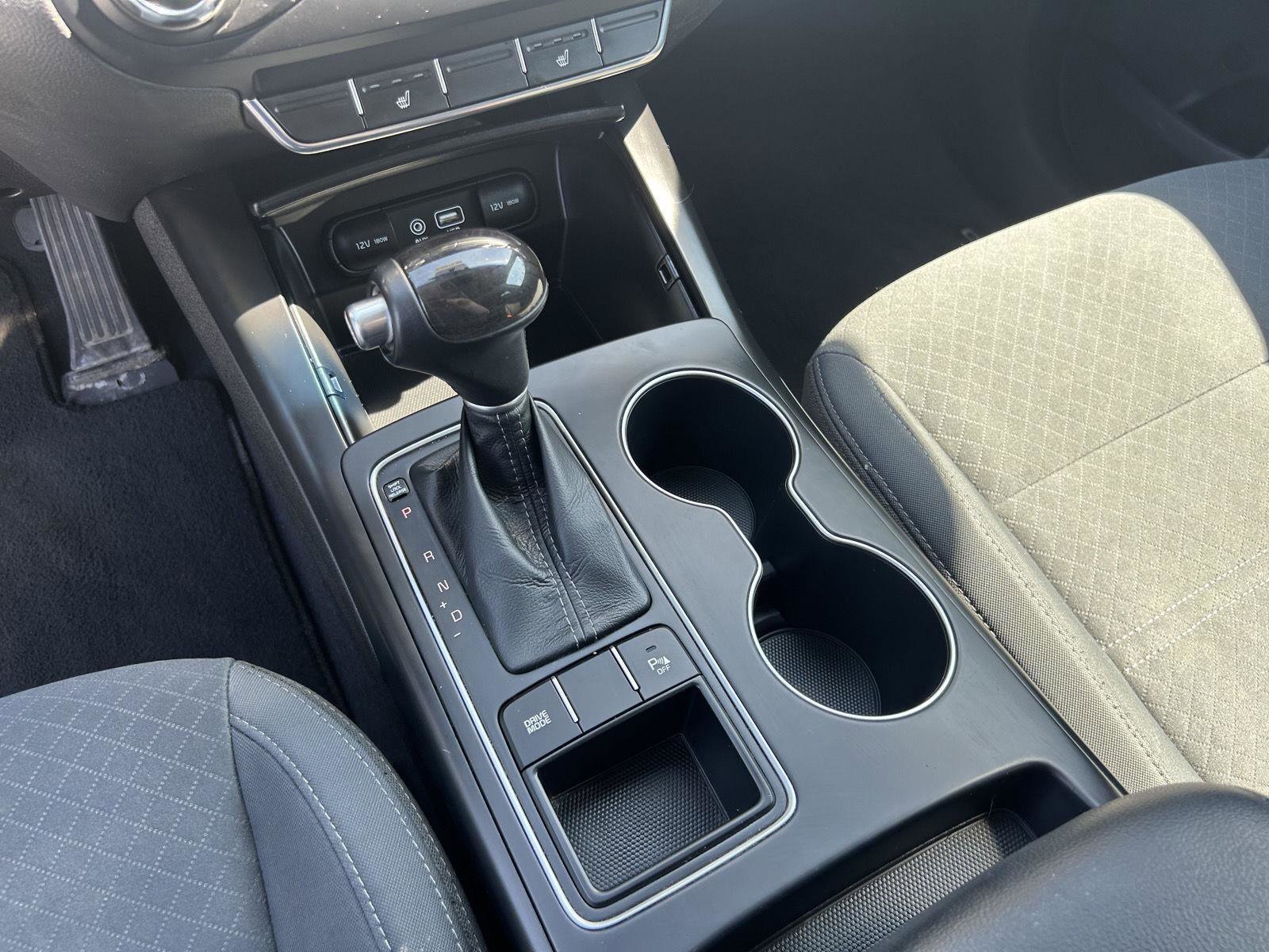 Used 2017 Kia Sorento LX w/ LX Convenience Package image 21