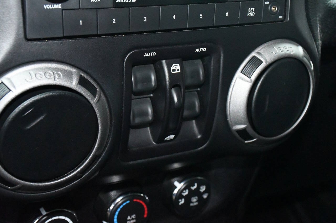 Used 2016 Jeep Wrangler Unlimited Sport AWD/4WD image 29