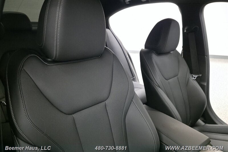 Used 2025 BMW 330i Sedan w/ M Sport Package RWD image 27