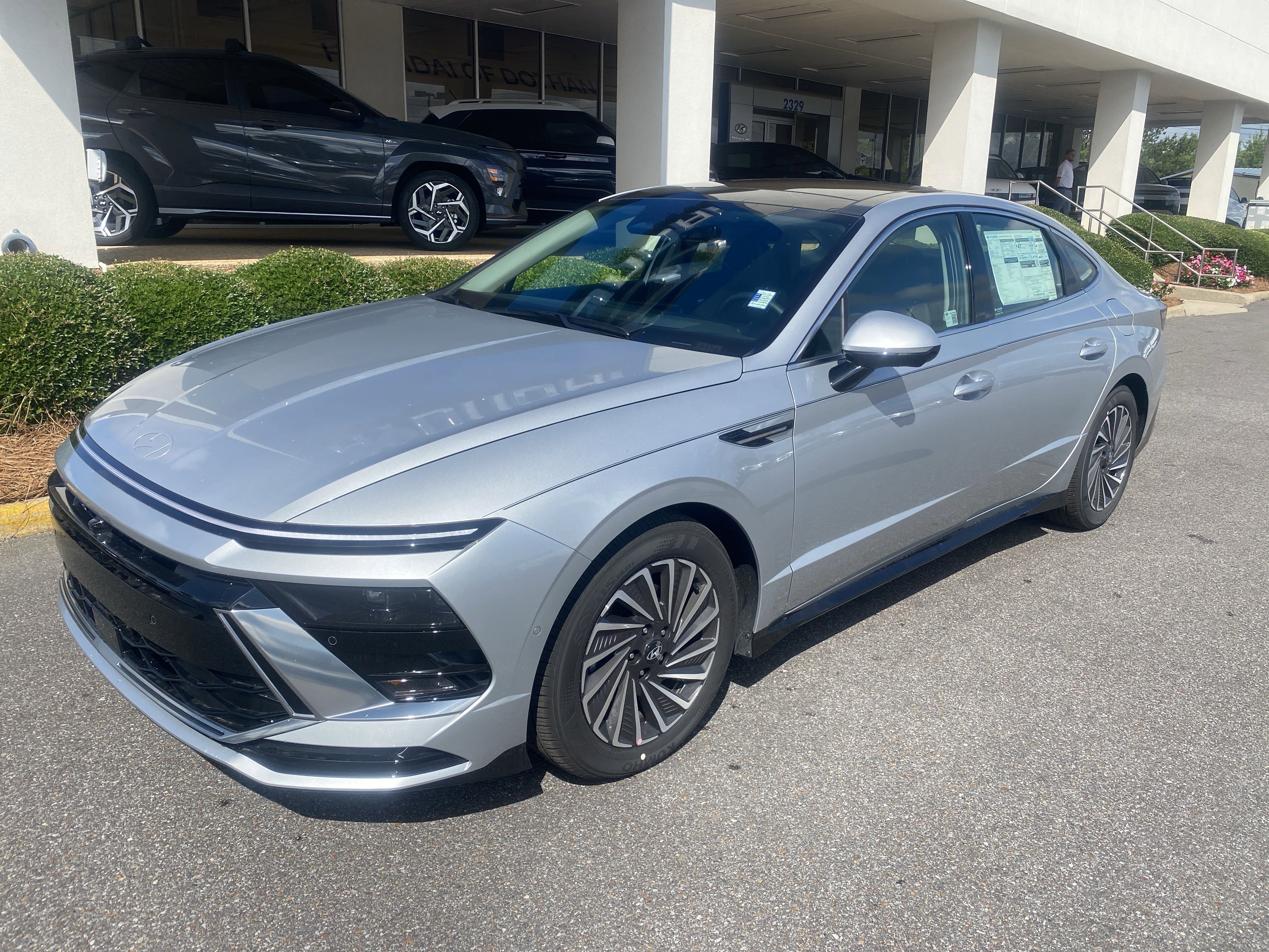 New 2025 Hyundai Sonata Limited image 1