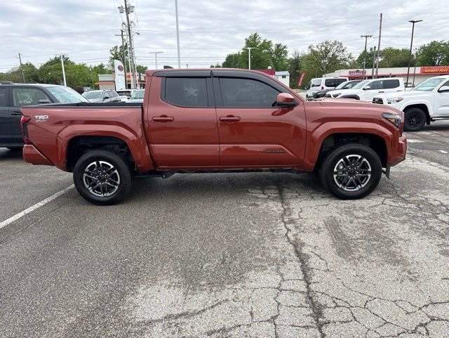 Used 2025 Toyota Tacoma TRD Sport AWD/4WD image 3