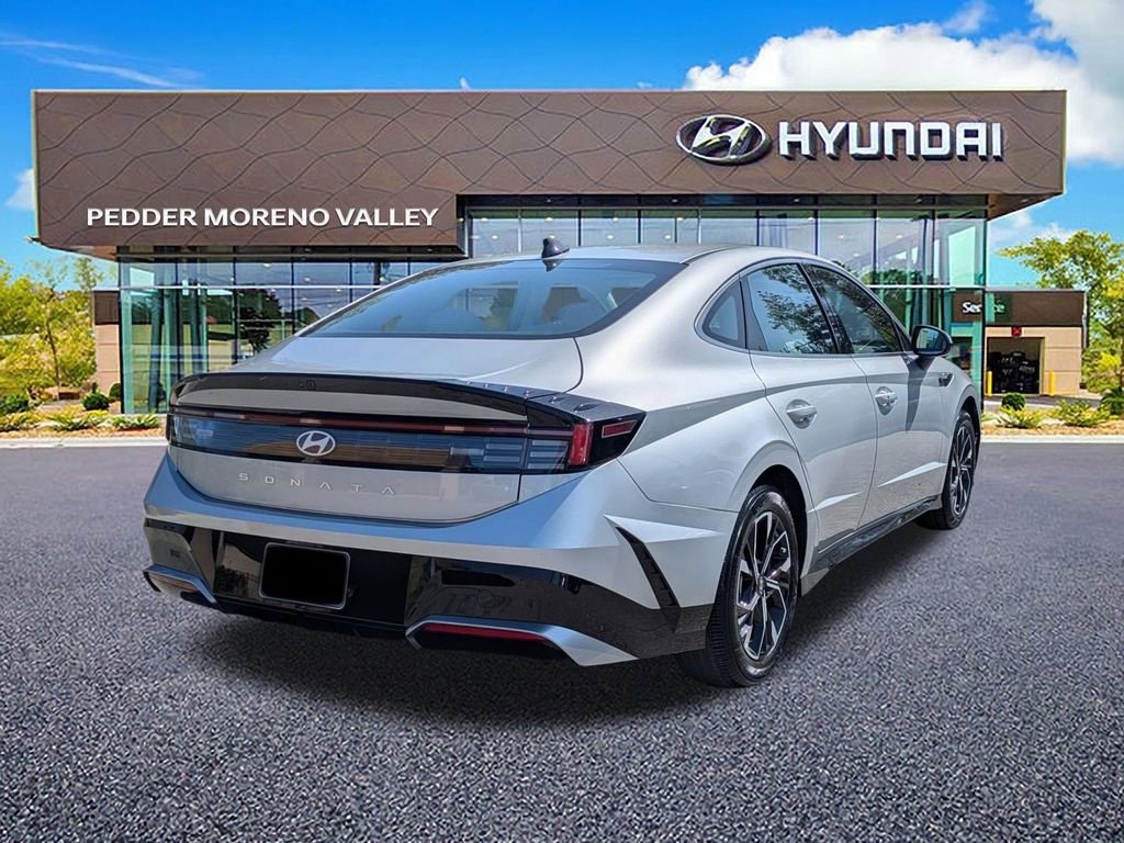 Certified 2025 Hyundai Sonata SEL image 3