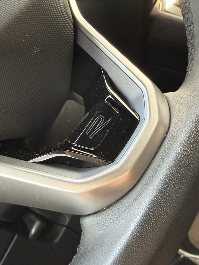 Used 2024 Volkswagen Tiguan SE R-Line image 14