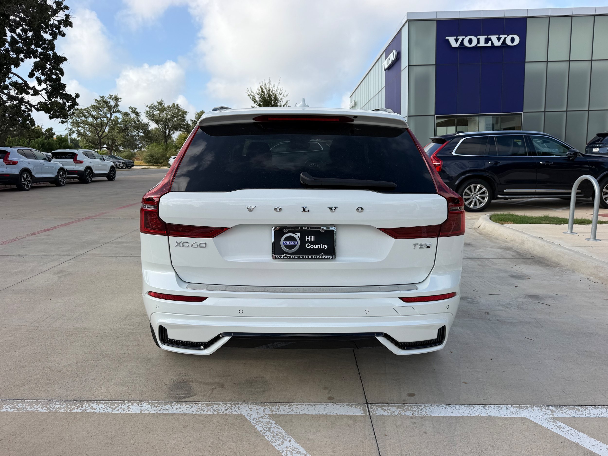 Certified 2026 Volvo XC60 T8 Plus AWD/4WD image 5
