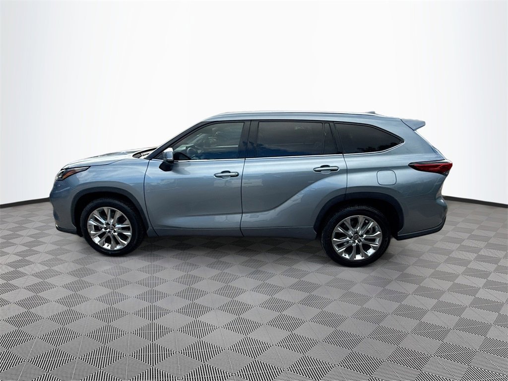 Used 2021 Toyota Highlander Limited image 9