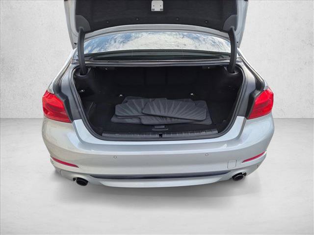 Used 2019 BMW 530e w/ Convenience Package RWD image 6