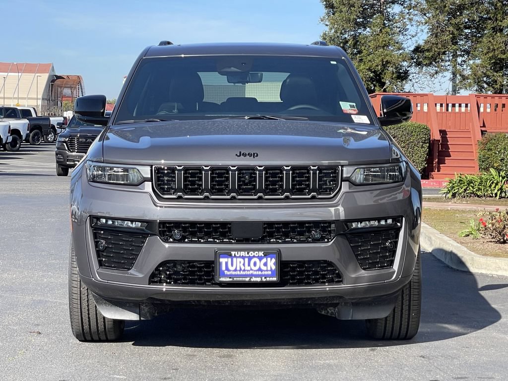 New 2026 Jeep Grand Cherokee Limited AWD/4WD image 4