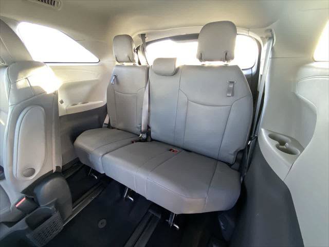 Certified 2023 Toyota Sienna XLE image 23