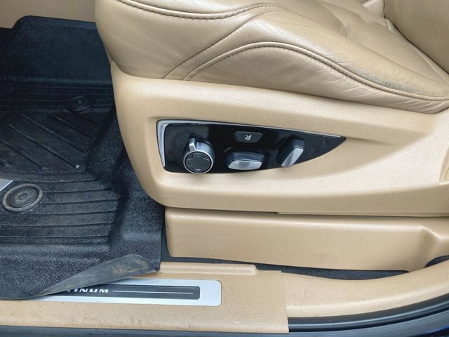 Used 2019 Cadillac Escalade ESV Platinum AWD/4WD image 12