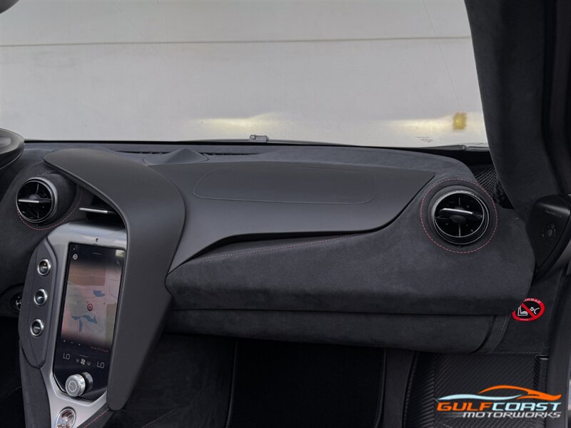 Used 2024 McLaren 750S Spider RWD image 33