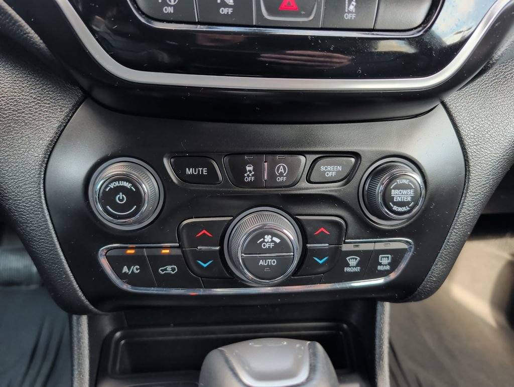 Used 2021 Jeep Cherokee High Altitude AWD/4WD image 22