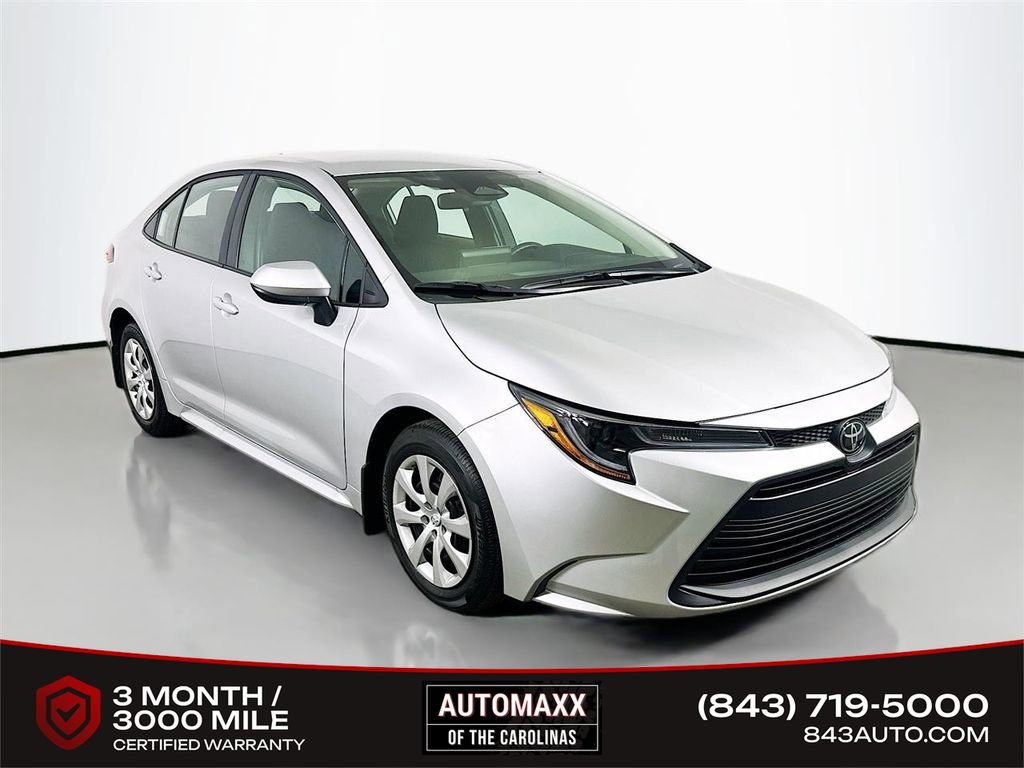 Used 2025 Toyota Corolla LE image 1