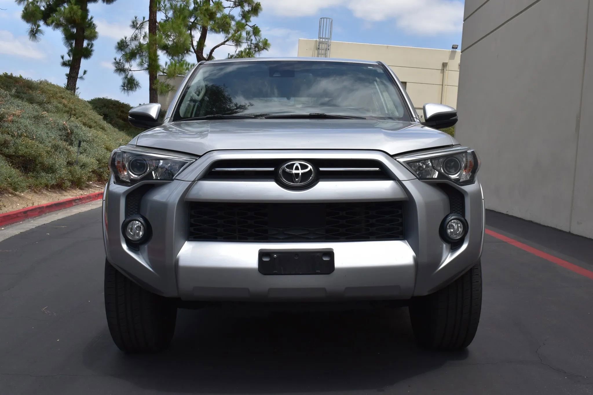 Used 2020 Toyota 4Runner SR5 Premium AWD/4WD image 2