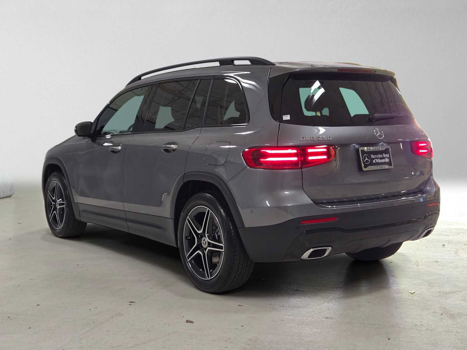 New 2026 Mercedes-Benz GLB 250 4MATIC image 5