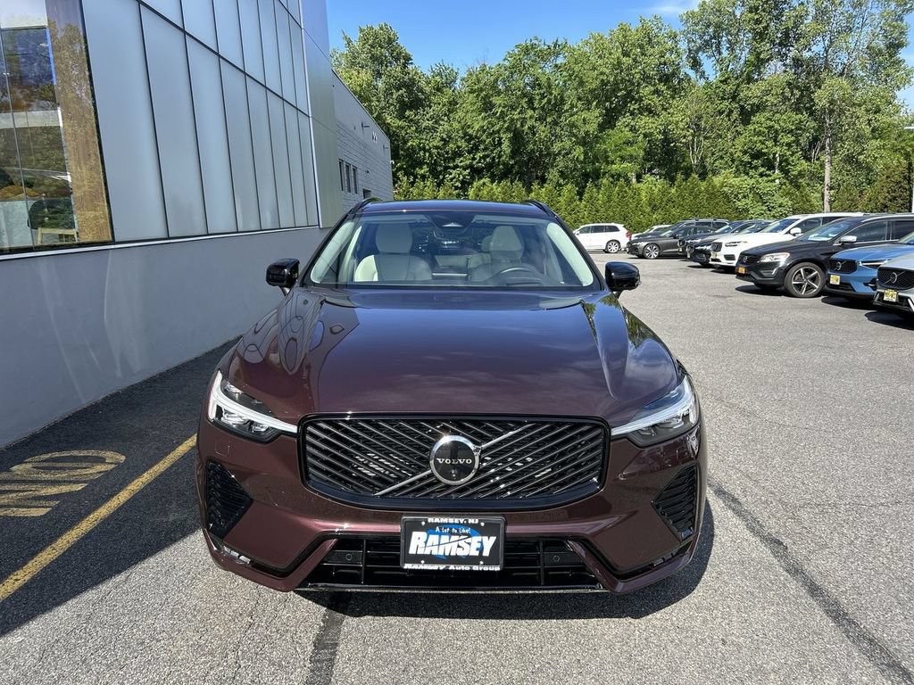 New 2026 Volvo XC60 B5 Ultra w/ Climate Package AWD/4WD image 3