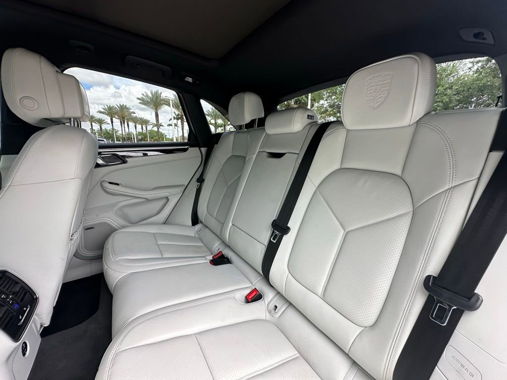 Certified 2023 Porsche Macan S image 39