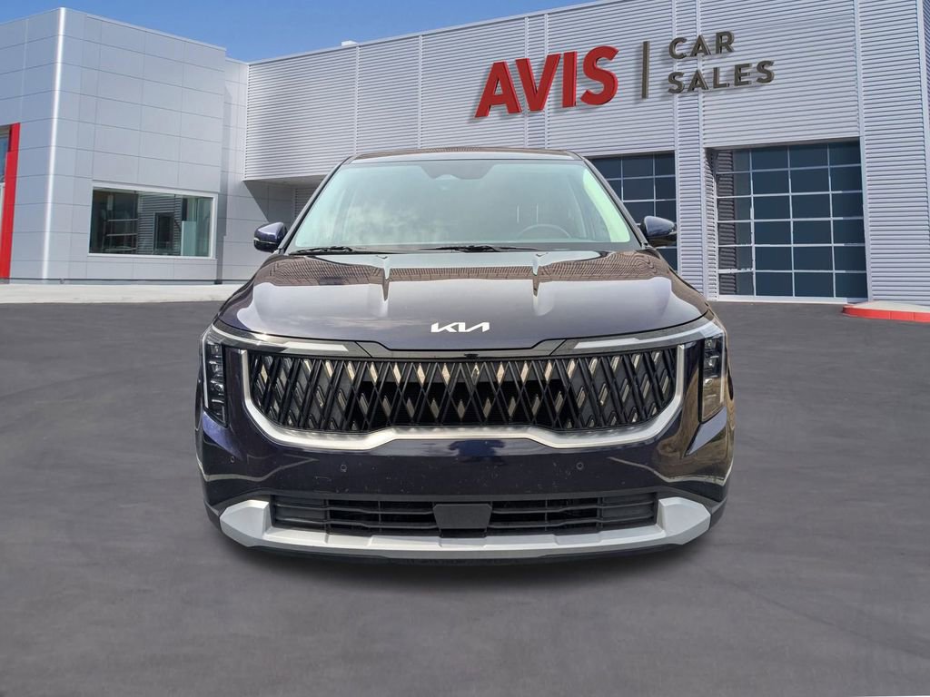 Used 2025 Kia Carnival image 2