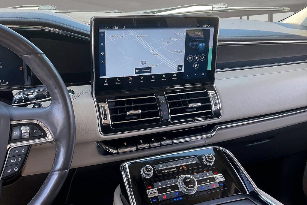 Used 2023 Lincoln Navigator 2WD image 9