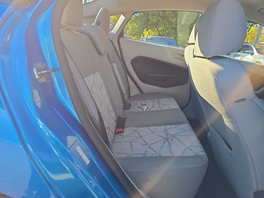 Used 2013 Ford Fiesta SE image 28