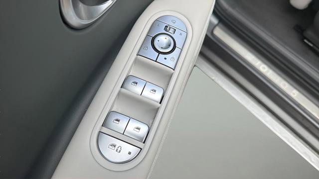 Used 2024 Hyundai Ioniq 5 Limited image 18