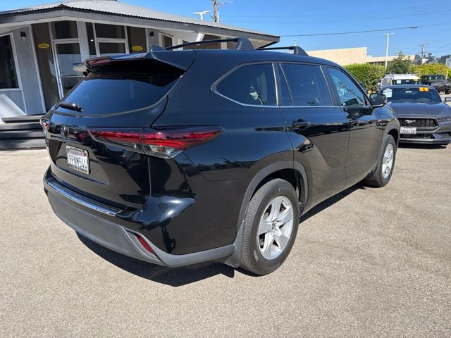 Used 2024 Toyota Highlander LE FWD image 7