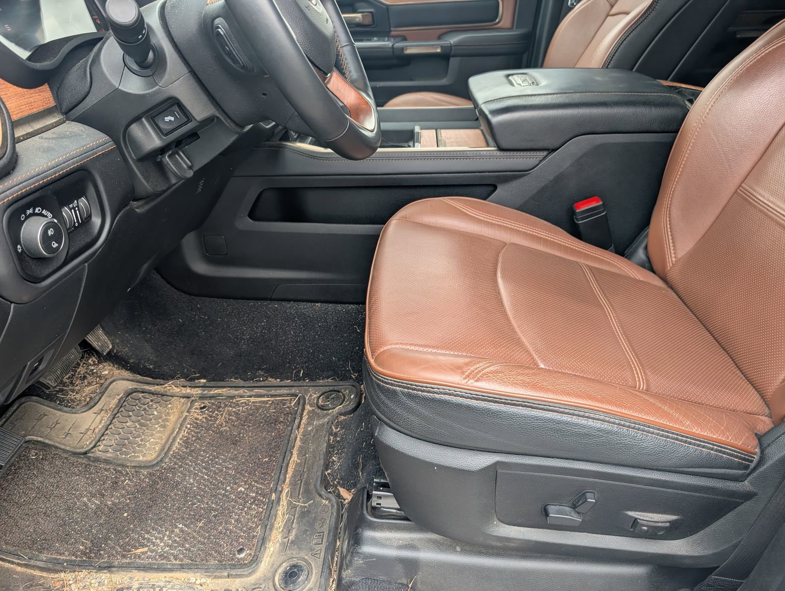 Used 2024 RAM 3500 Limited image 6