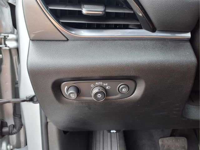 Certified 2021 Chevrolet Traverse LT image 11