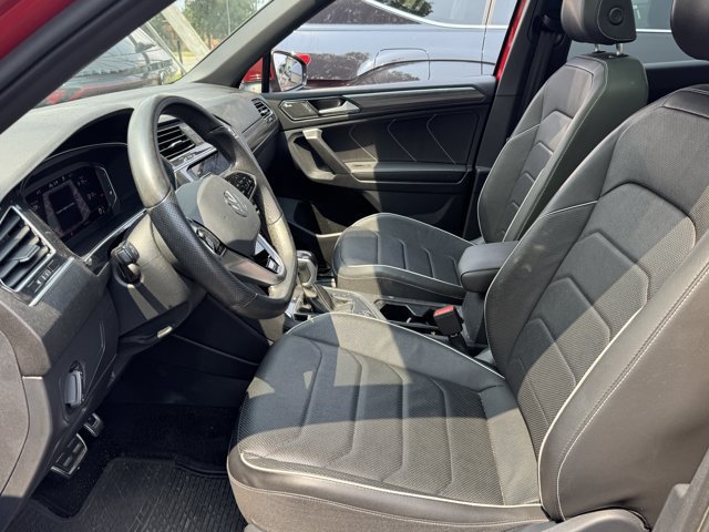 Used 2024 Volkswagen Tiguan SEL R-Line AWD/4WD image 25