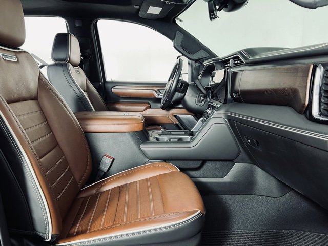 Used 2024 GMC Sierra 3500 Denali Ultimate image 16