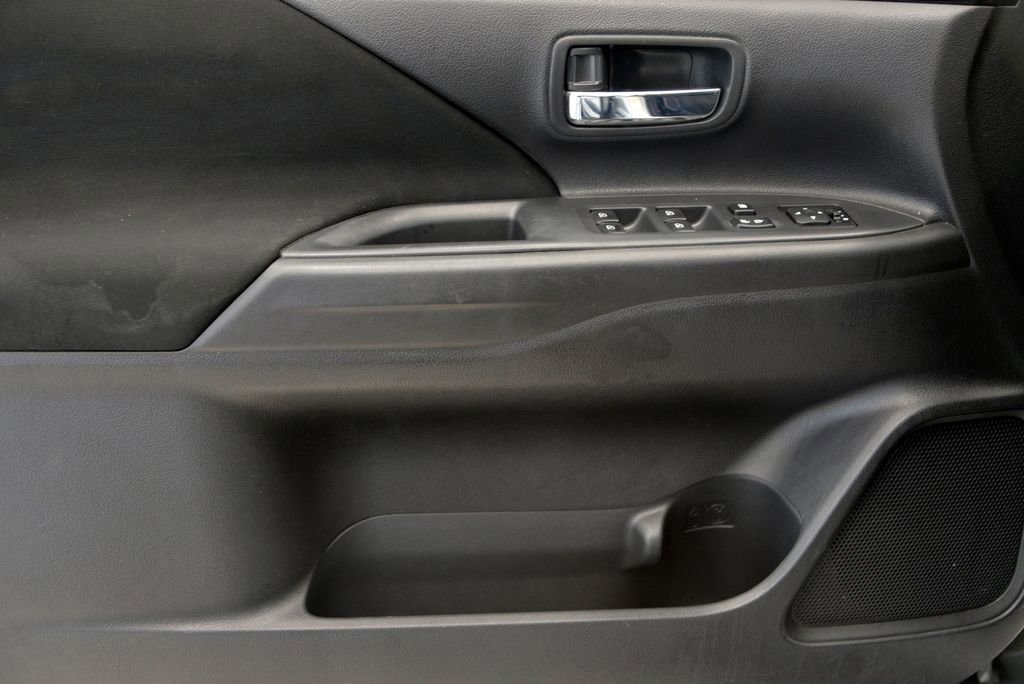 Used 2020 Mitsubishi Outlander SE image 14