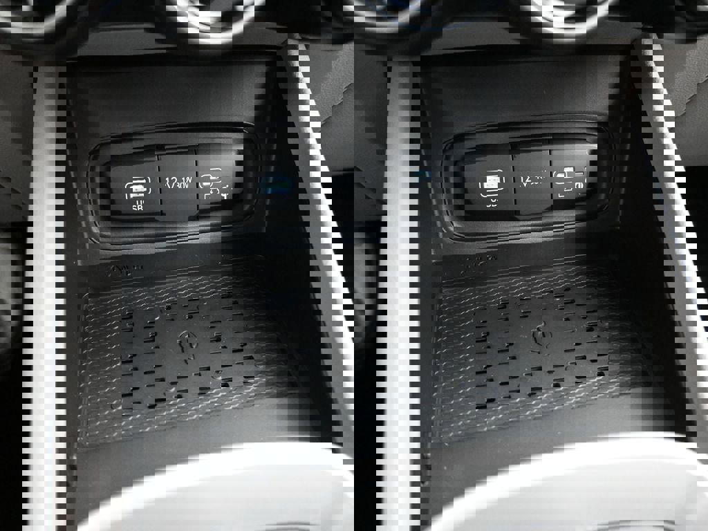 New 2026 Hyundai Venue SEL image 21