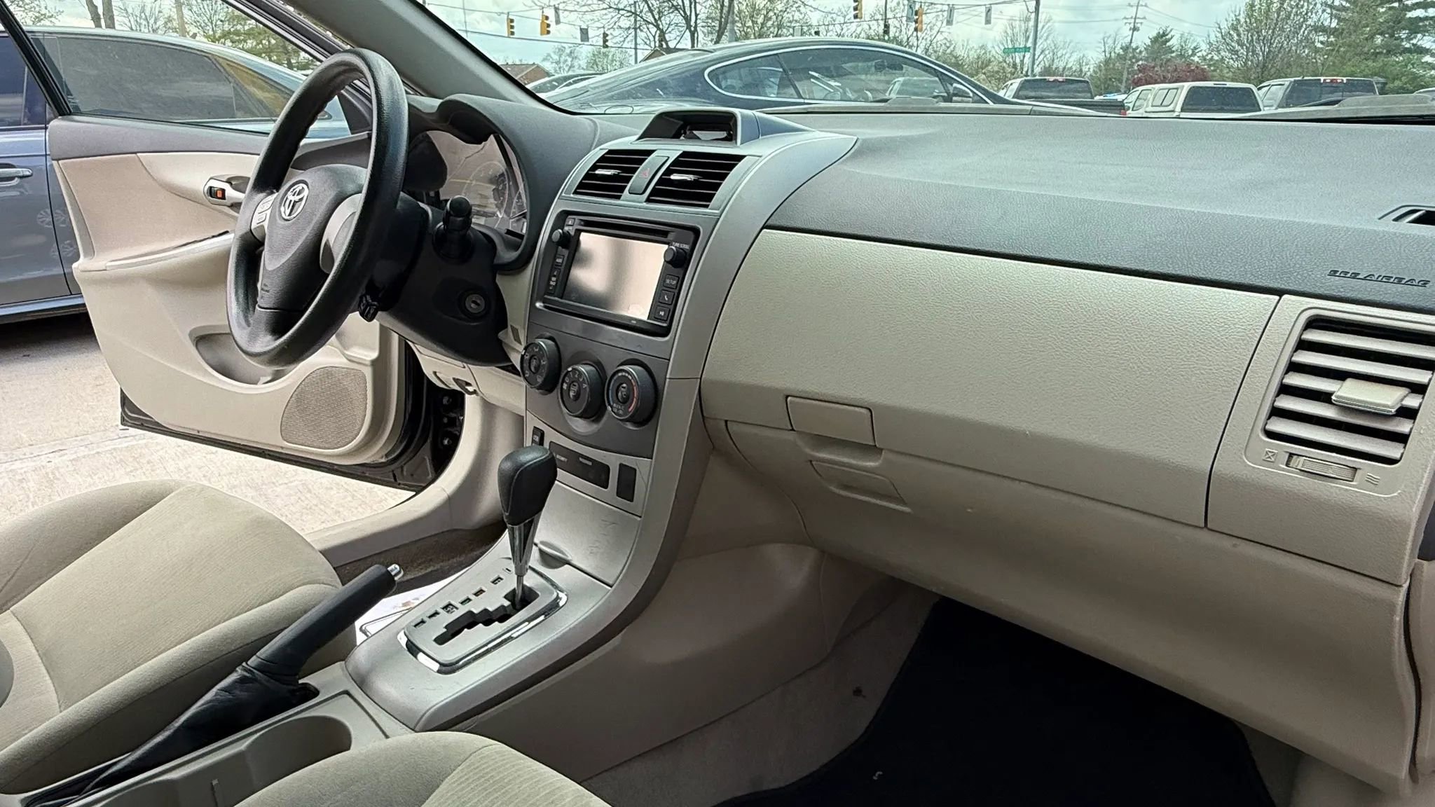 Used 2013 Toyota Corolla LE image 12