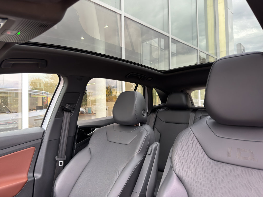 Used 2021 Volkswagen ID.4 Pro S w/ Gradient Package image 18