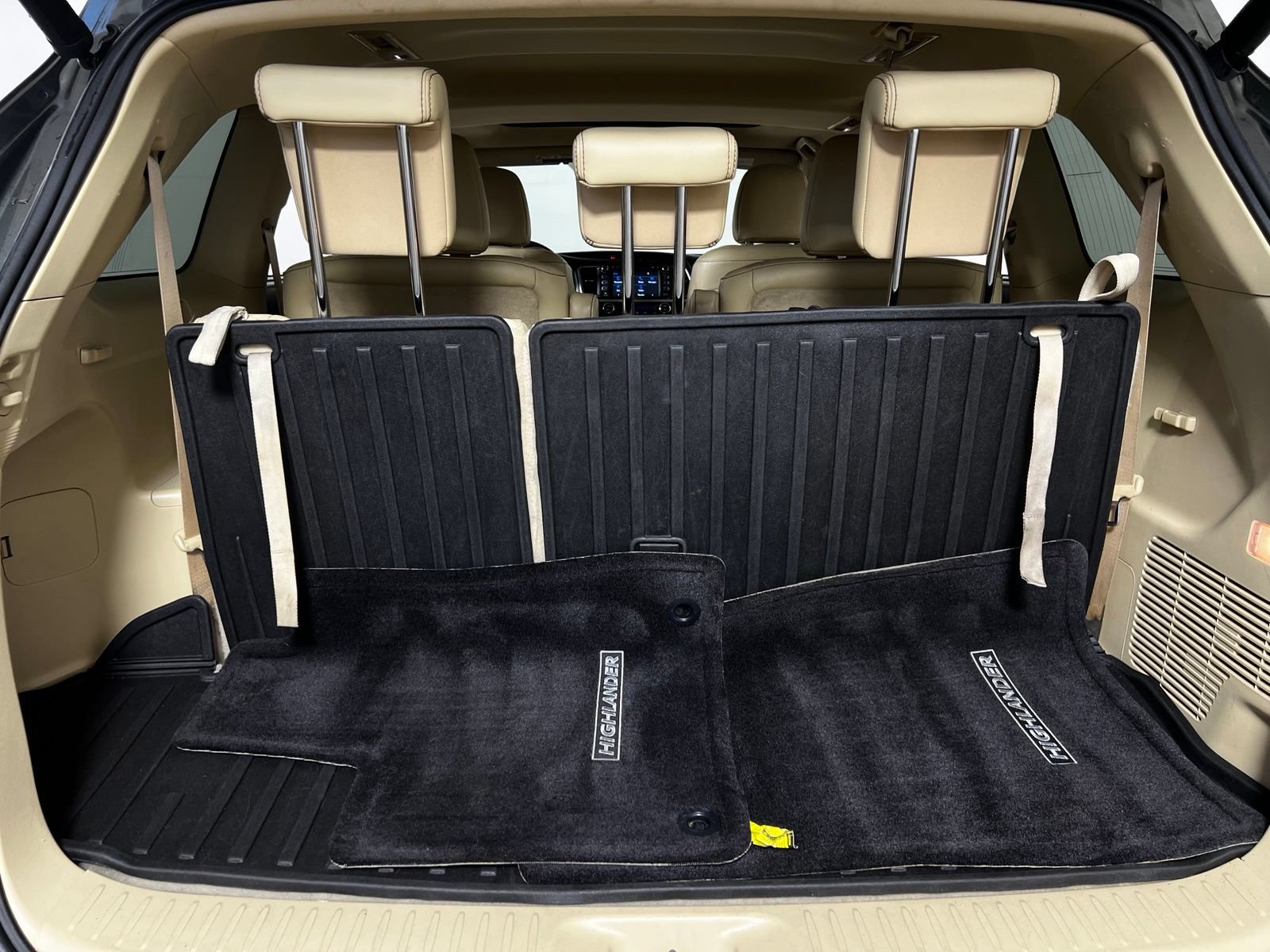 Certified 2017 Toyota Highlander Limited FWD image 30