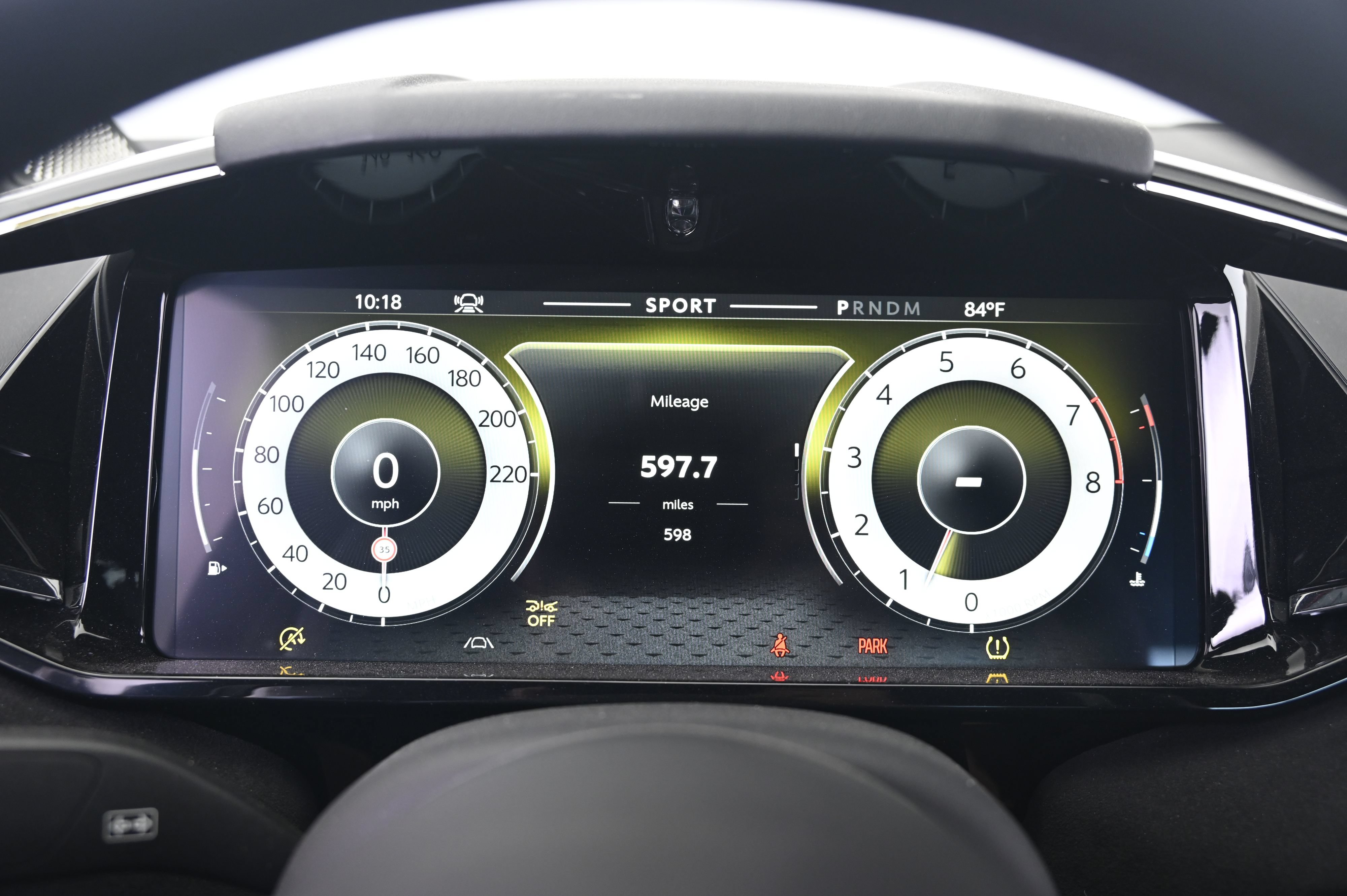 Used 2026 Aston Martin V8 Vantage Coupe RWD image 34