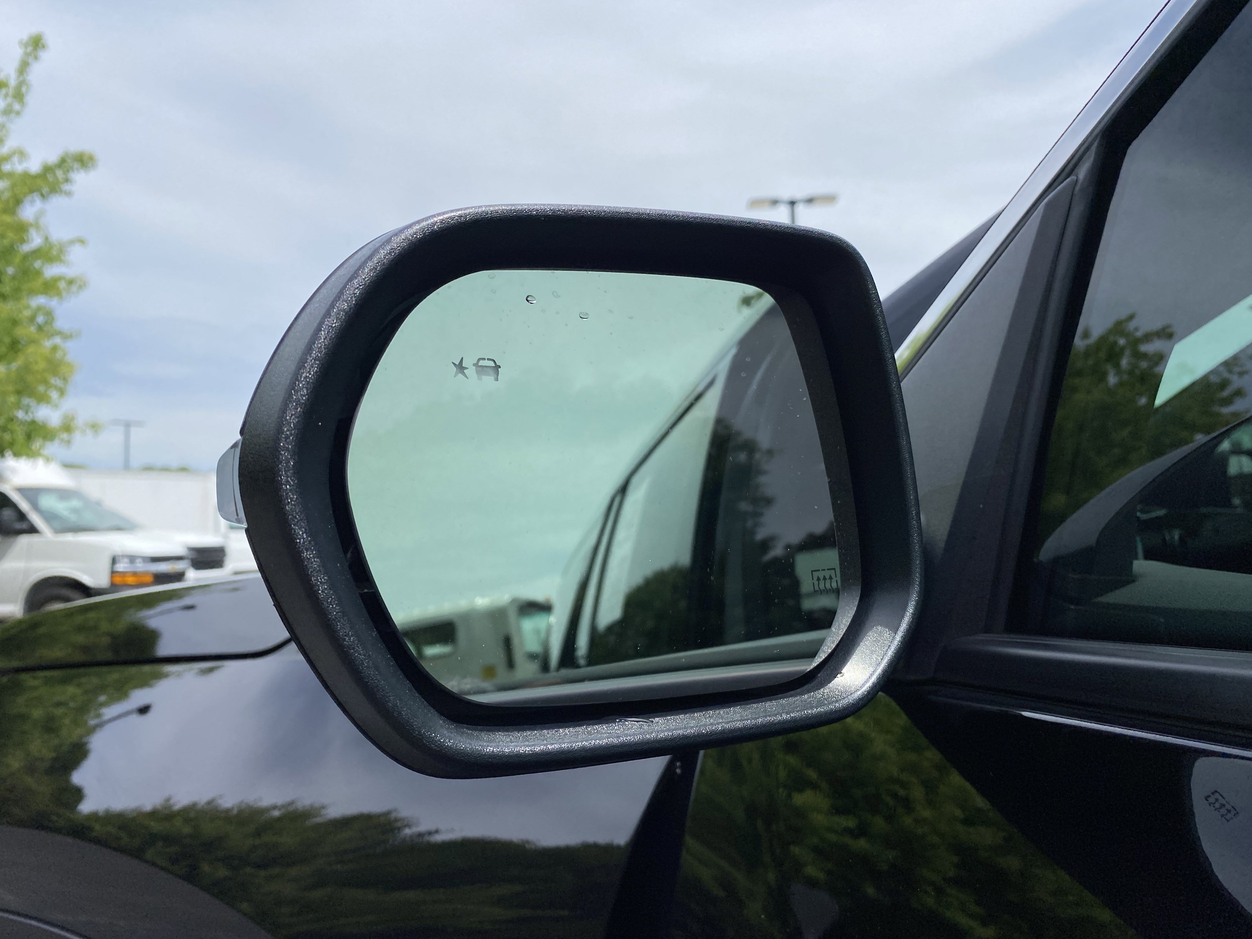 Used 2025 Chevrolet Traverse LT w/ Driver Confidence Package image 40